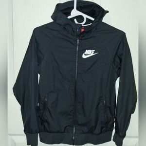 Youth Medium Nike wind breaker